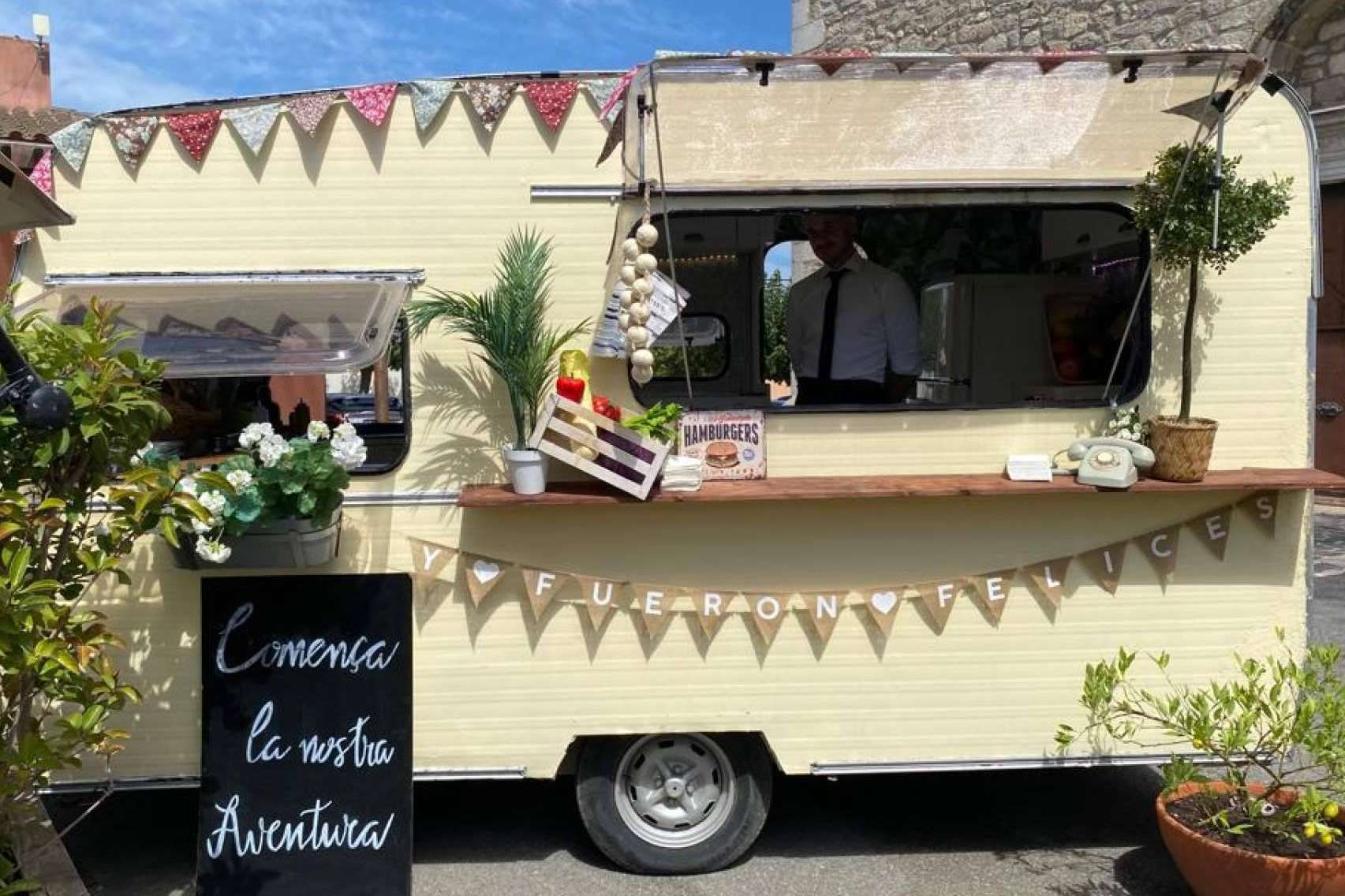Catering para bodas con formato 'estaciones', con Just Royal BCN