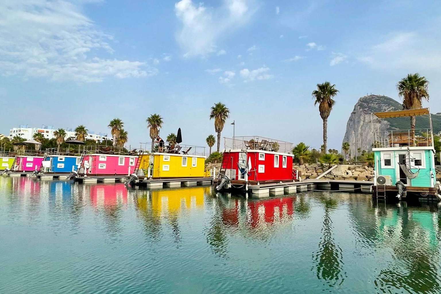 Boat Haus permite pasar unas vacaciones relajantes en sus casas flotantes exclusivas