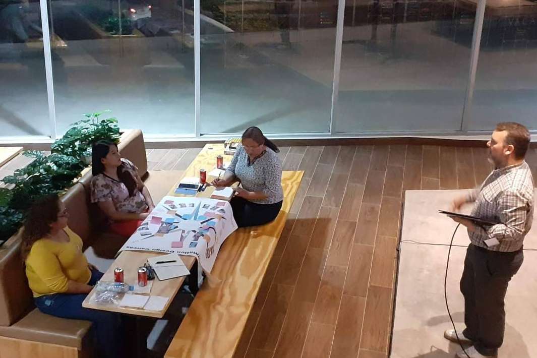 Transformar un entorno de aprendizaje digital y tener un centro atractivo para los próximos alumnos implementando herramientas mejoradas
