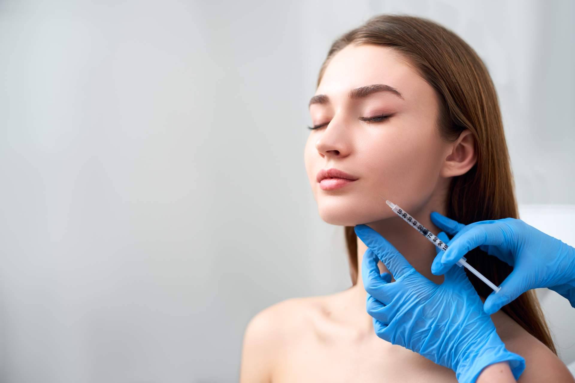 Alluring Clinic ofrece un resultado natural con los rellenos faciales con ácido hialurónico