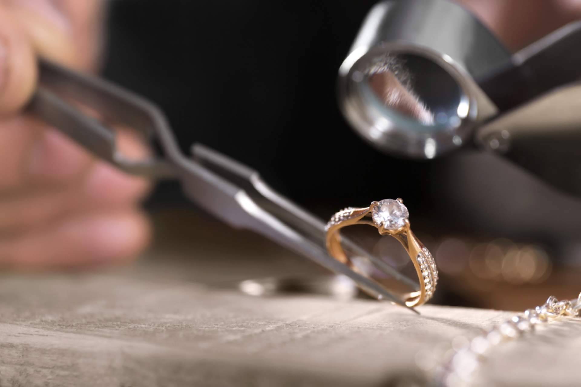 Razones por las cuales empeñar una joya con Compro Oro Chamberí