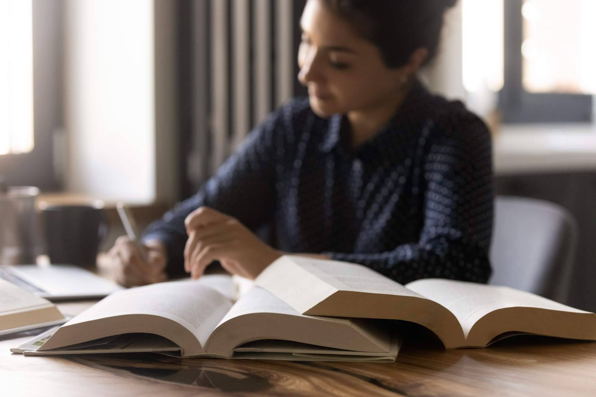 ¿Cuáles son las principales dificultades que enfrentan los estudiantes a la hora de realizar su trabajo de grado?, por Asesori