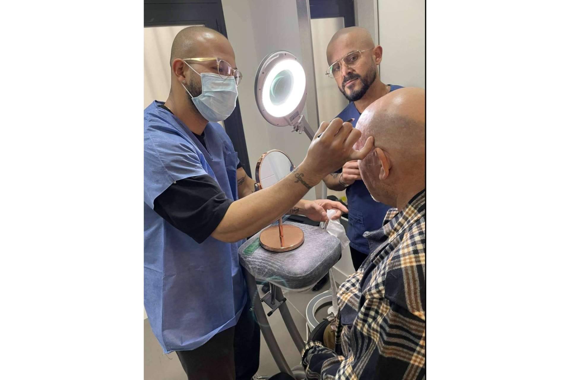 Aldemar Campos ofrece diversos cursos sobre micropigmentación capilar