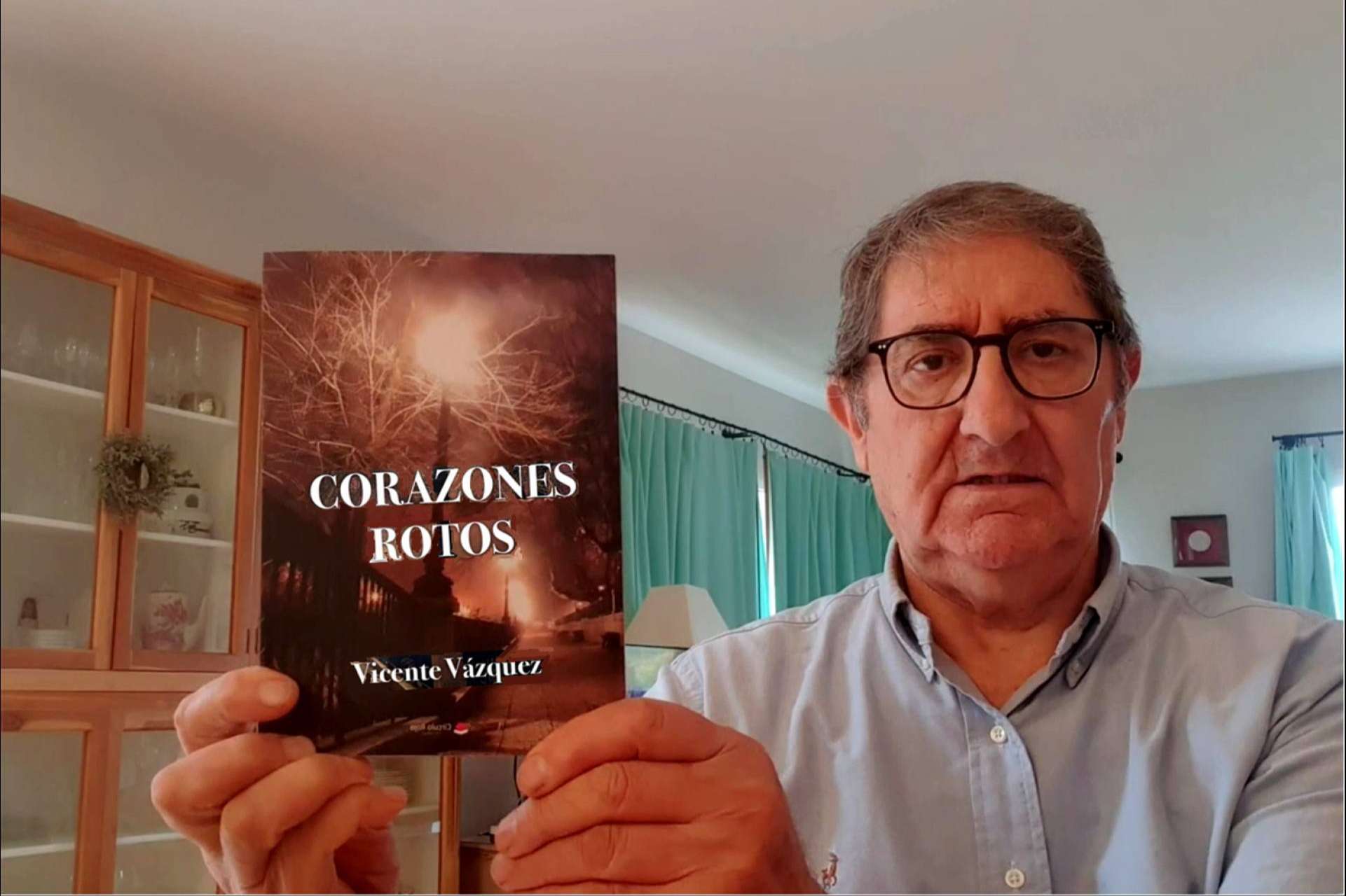 La novela negra de Vicente Vázquez que refleja el desamor, el despecho y la traición, 'Corazones rotos'