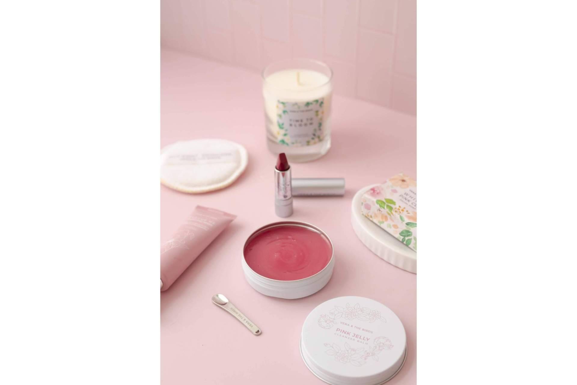 VERA & THE BIRDS presenta su PINK JELLY CLEANSER BALM, la última 'chuche' cosmética