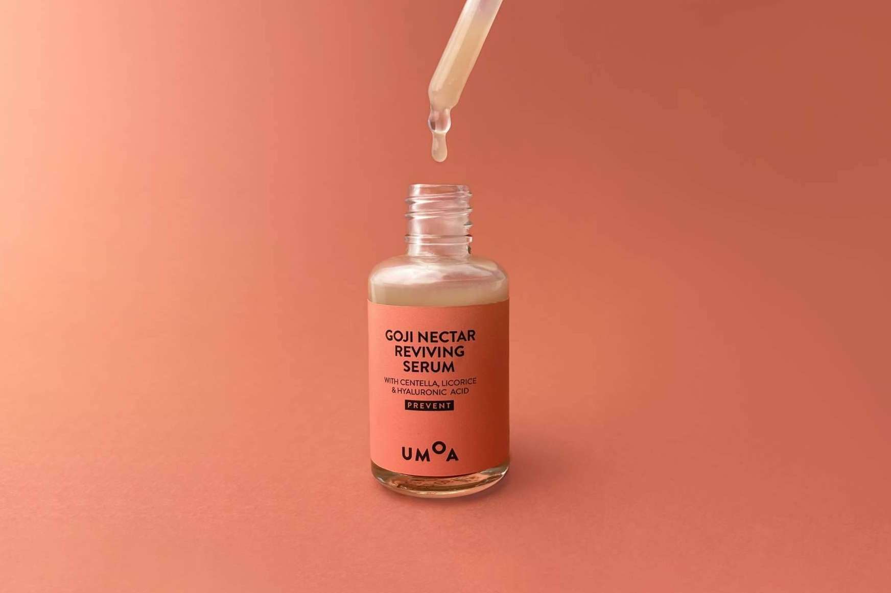 El sérum facial Goji Néctar Reviving Serum, uno de los productos más icónicos de la marca UMOA