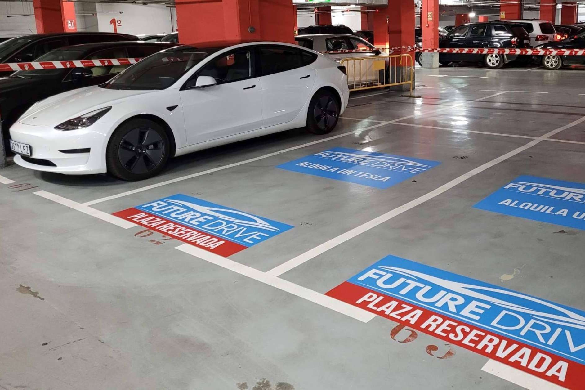 Future Drive es una empresa de conducción eléctrica premium con flota Tesla que está revolucionando el mercado
