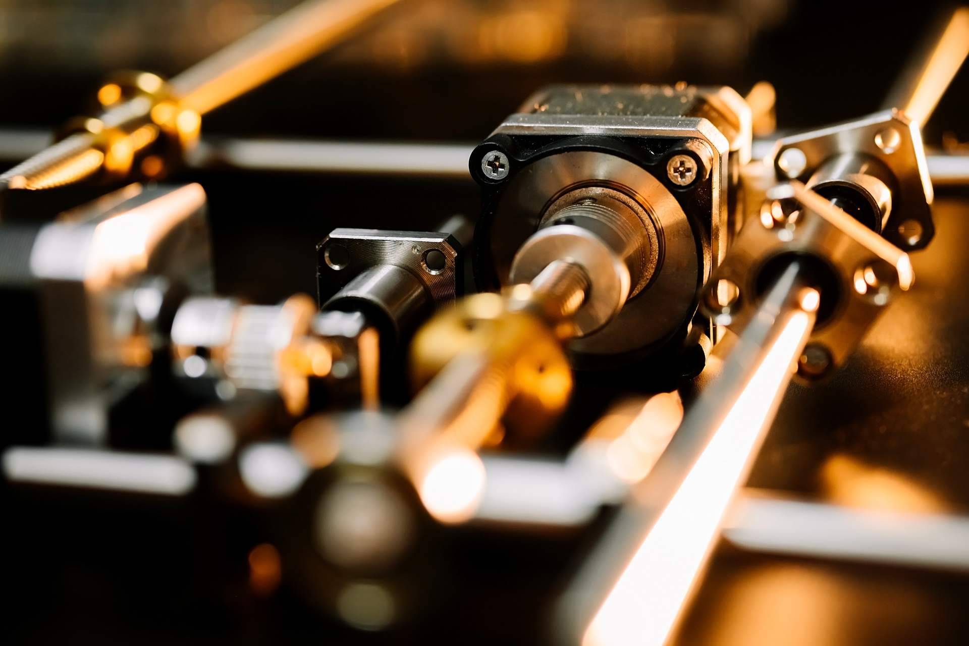 Cómo encontrar el actuador lineal que necesita una máquina