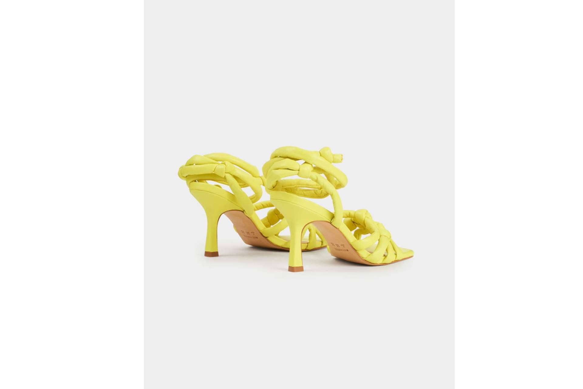 Sandalias para el verano con OMAIS y sus modelos