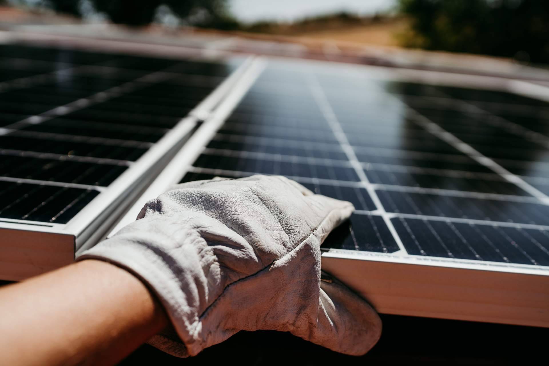 Solomnia lleva a cabo instalaciones de autoconsumo fotovoltaico para industrias