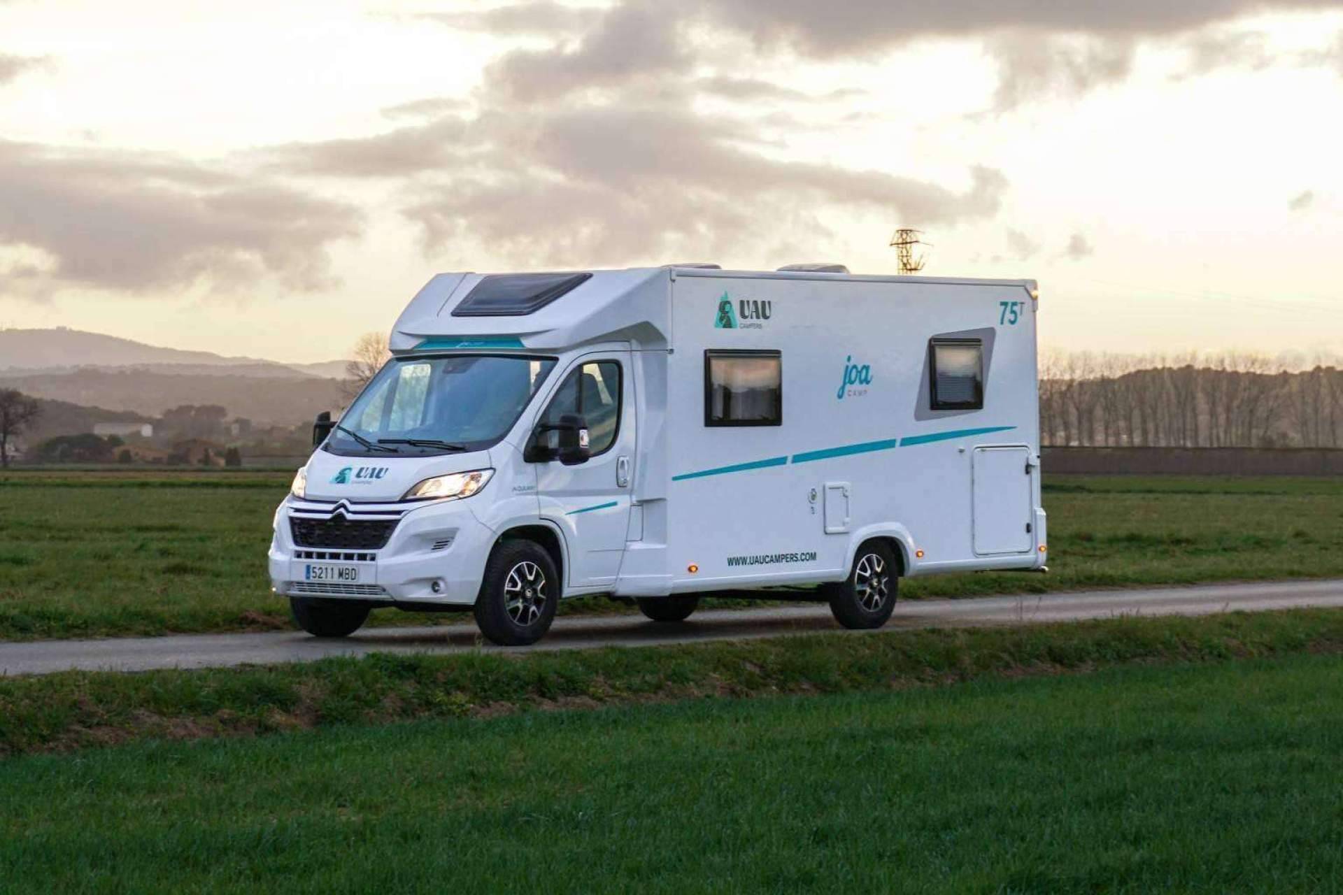 Las ventajas de coger una autocaravana para estas vacaciones de verano, de la mano de UAU Campers