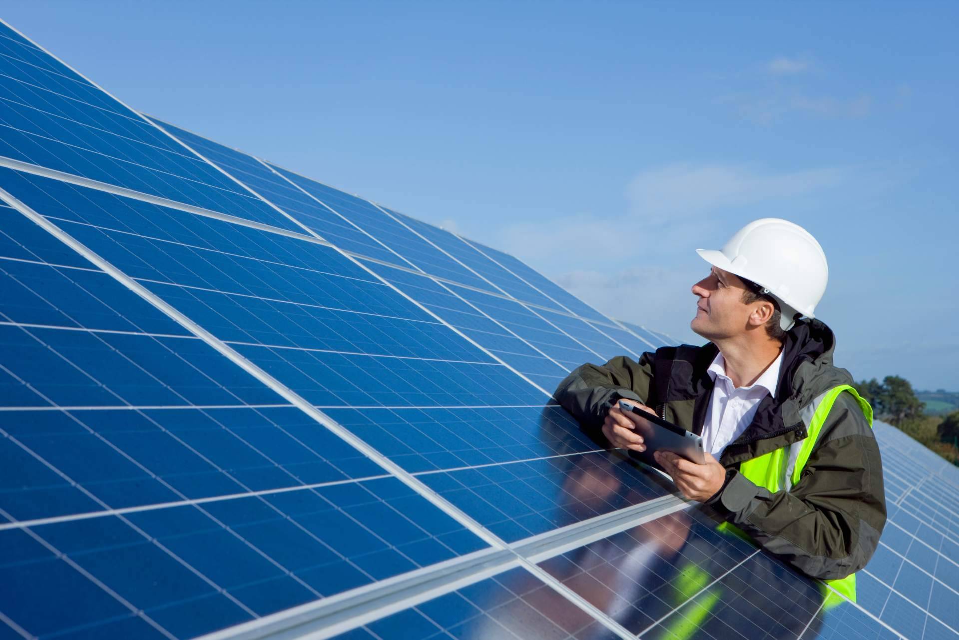 ¿Qué se tiene que tener en cuenta cuando se instalan placas solares?