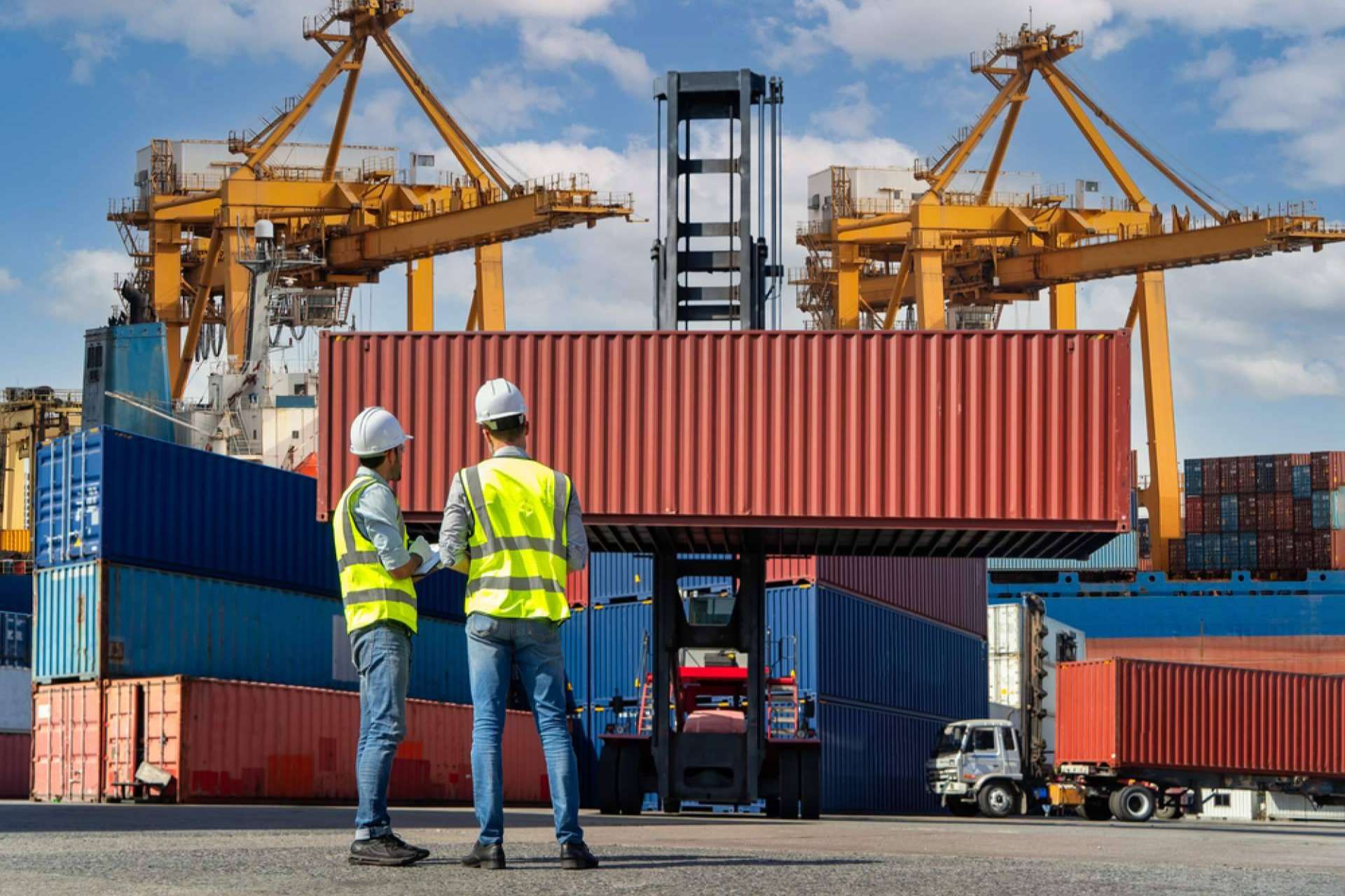 Los cursos para operar con maquinaria portuaria de Training Maquinaria