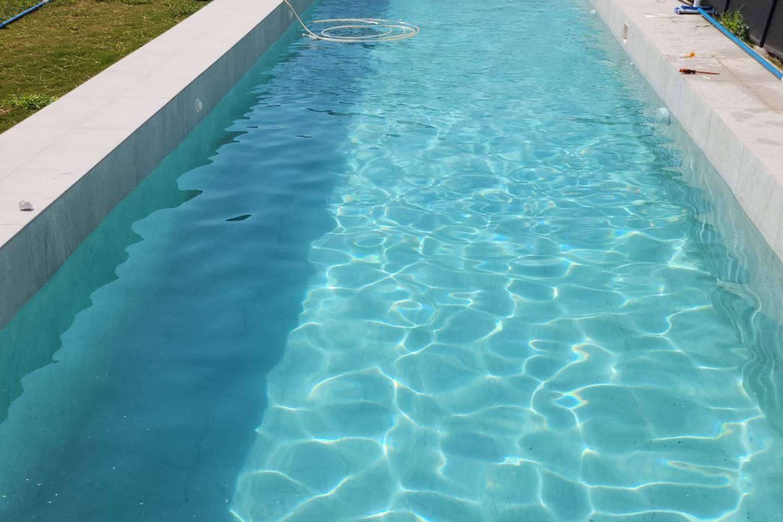 La forma de detectar una fuga de agua en las piscinas, explicada por No Más Fugas