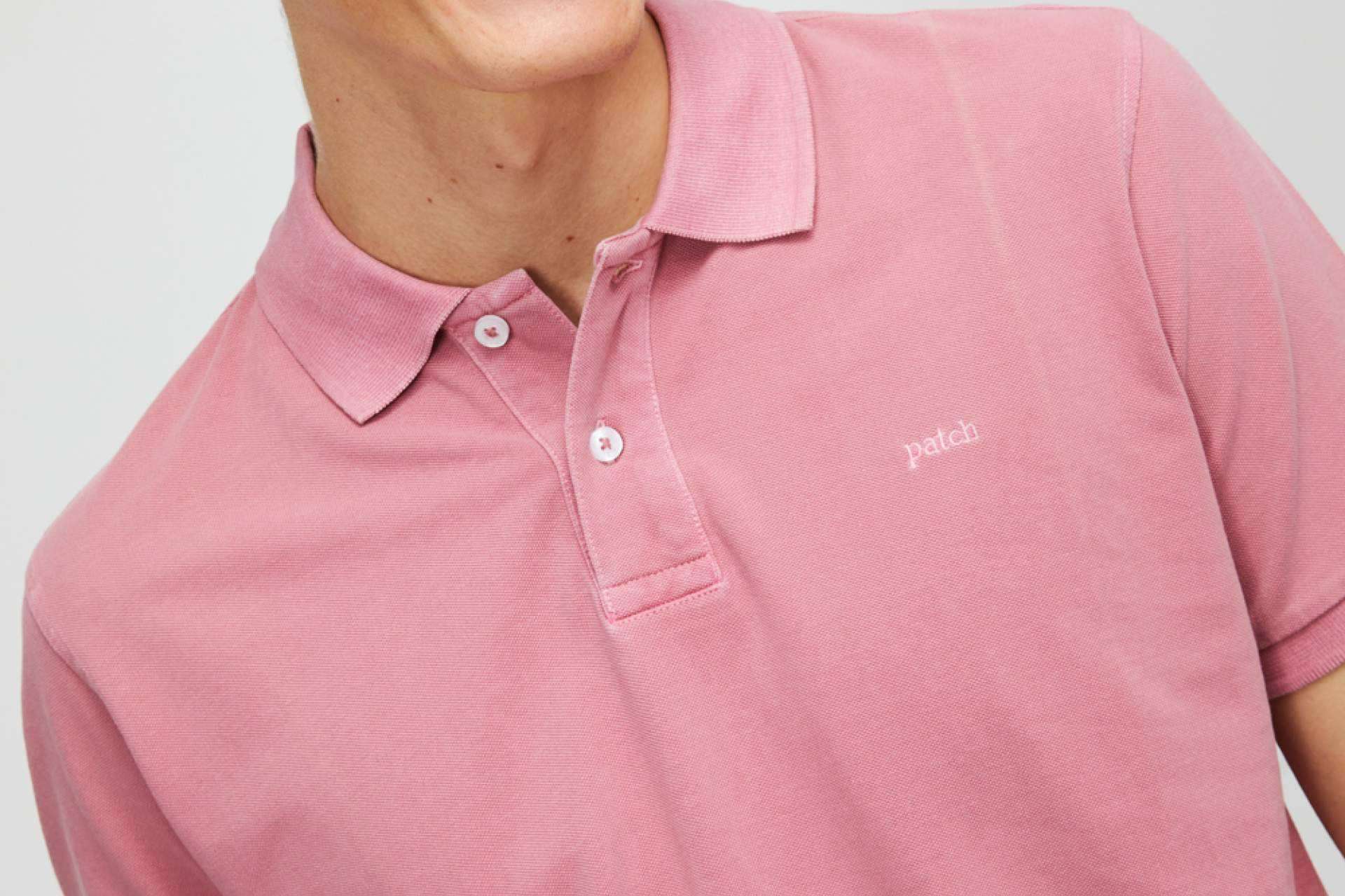 Vuelve a Patch uno de sus best sellers, los polos de hombre