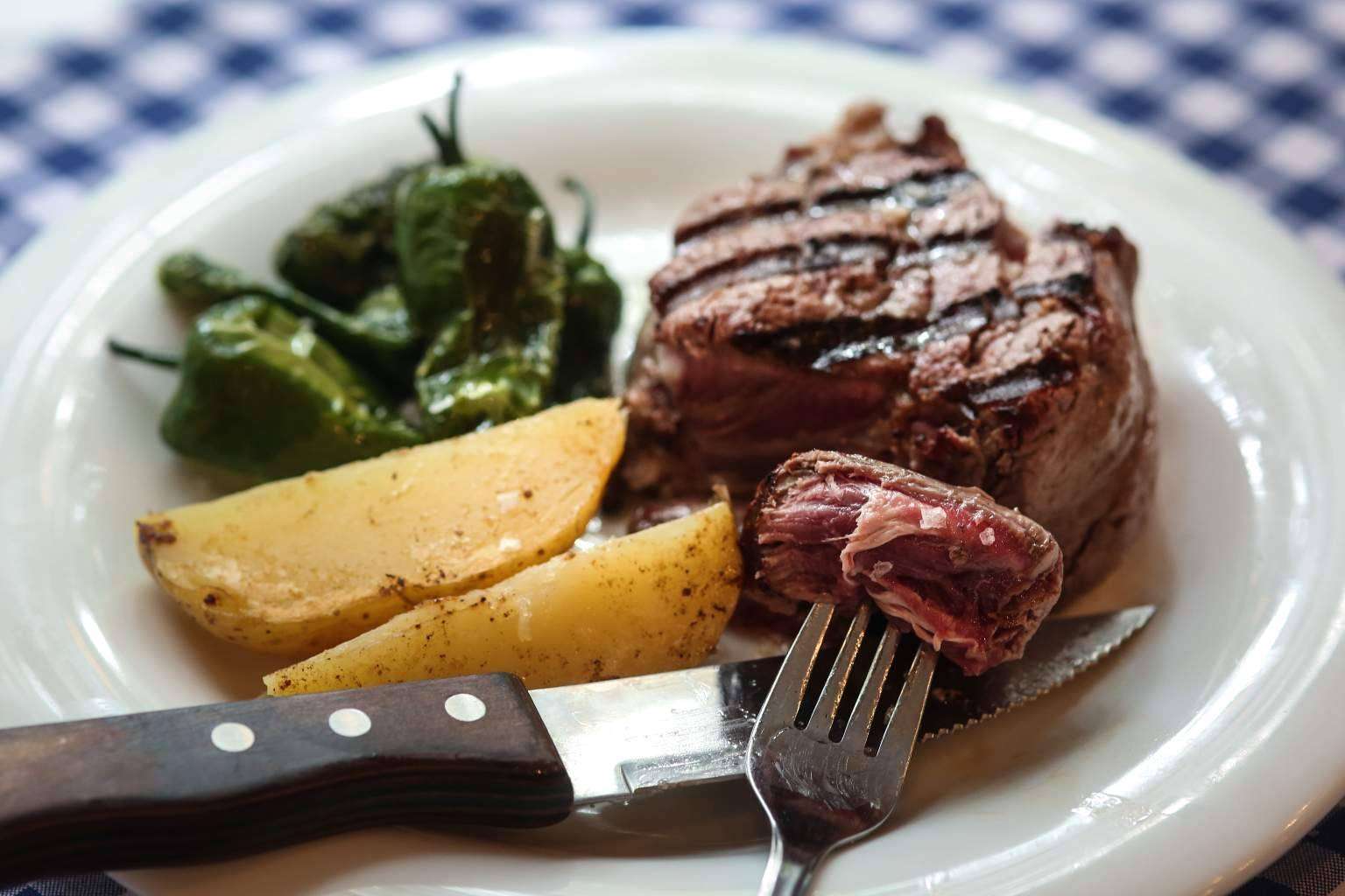 La especialidad de Pasa Tapas, comida a la brasa