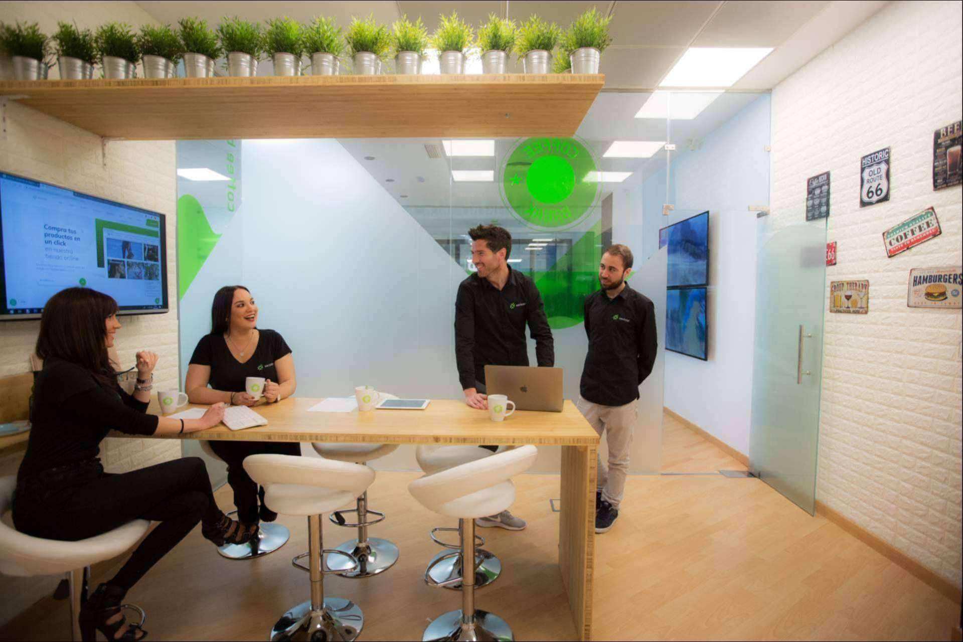 Xerintel, la empresa experta en desarrollo web y app que tiene una puntuación de 4,9 sobre 5,0 en Google