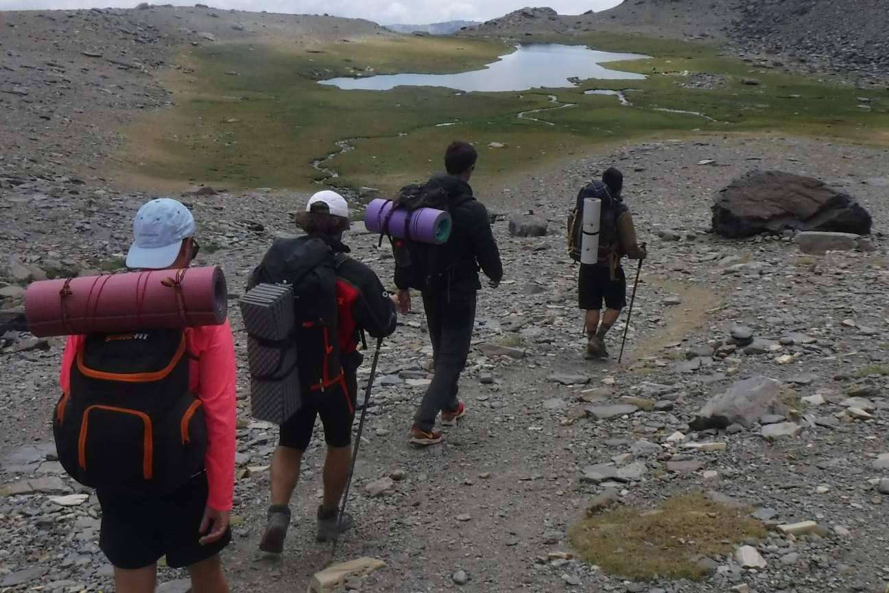 Integral de los tresmiles de Sierra Nevada, una ruta para disfrutar en verano, con Guías Nevada