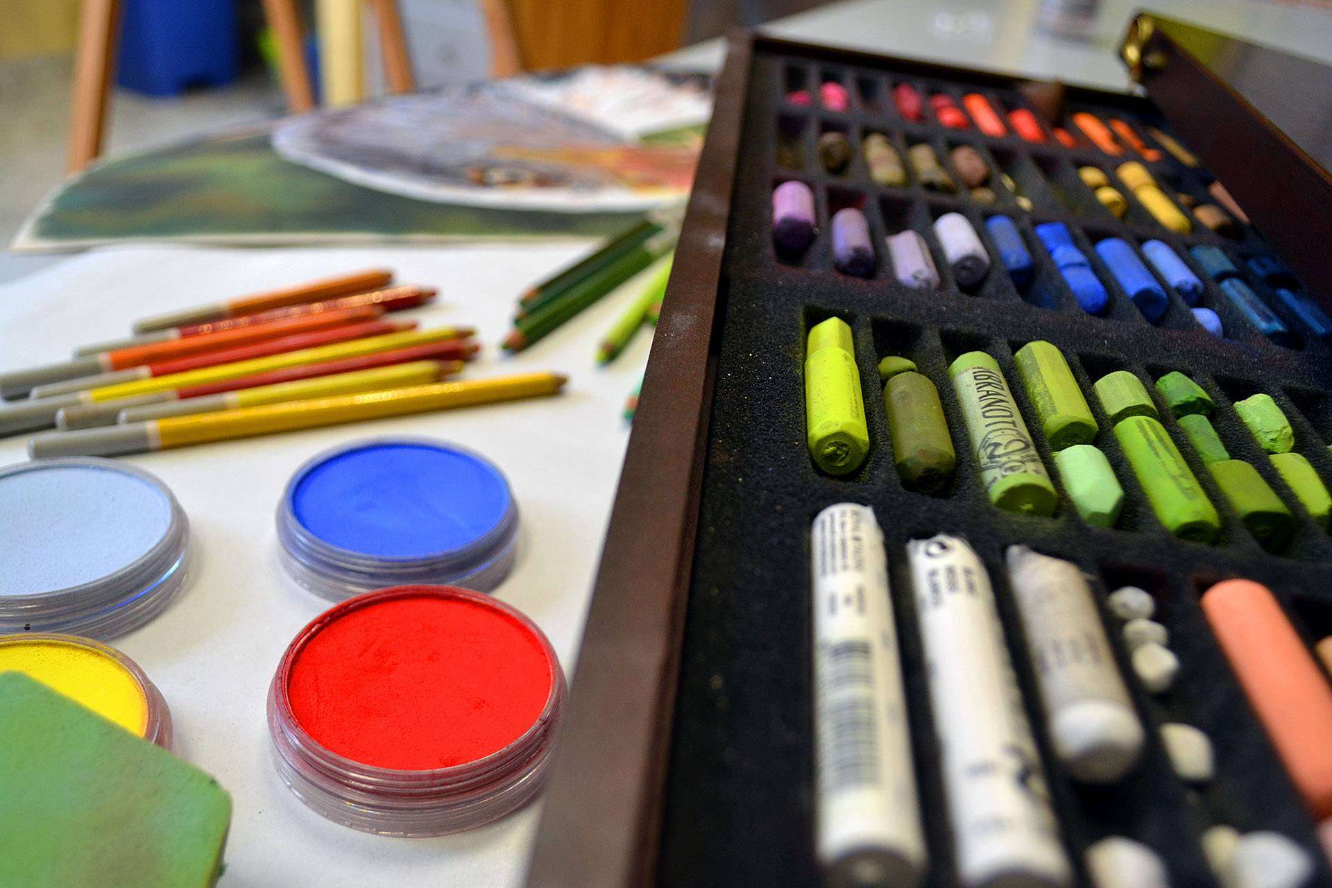 Tienda de Bellas Artes en el barrio de San Juan, Taller de Dibujo y Pintura Aceña Olmedo
