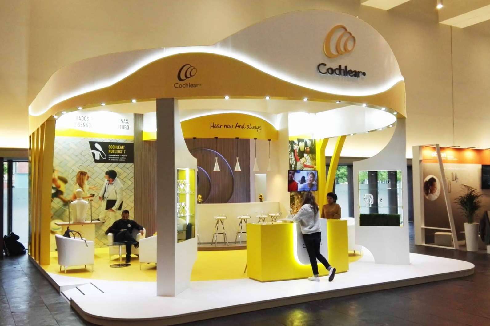 Connect2Enjoy ofrece un servicio de diseño y fabricación de stands personalizados para marcas y empresas