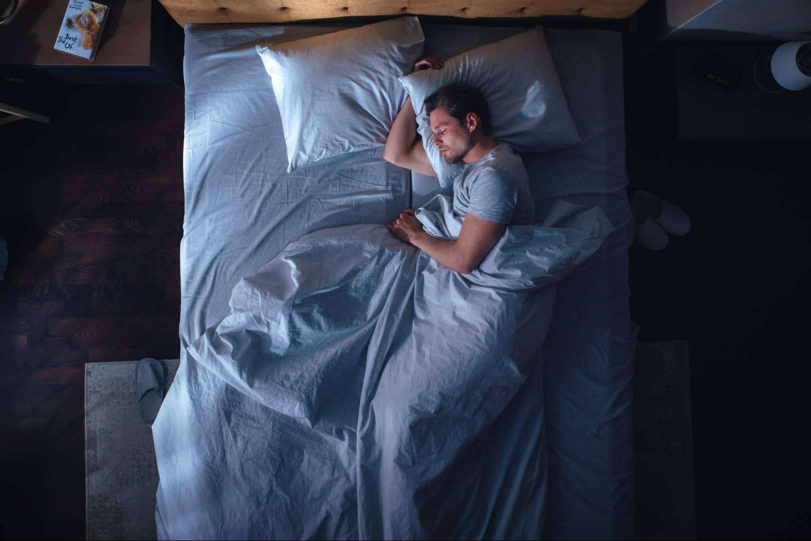 Las posturas para dormir más saludables según expertos