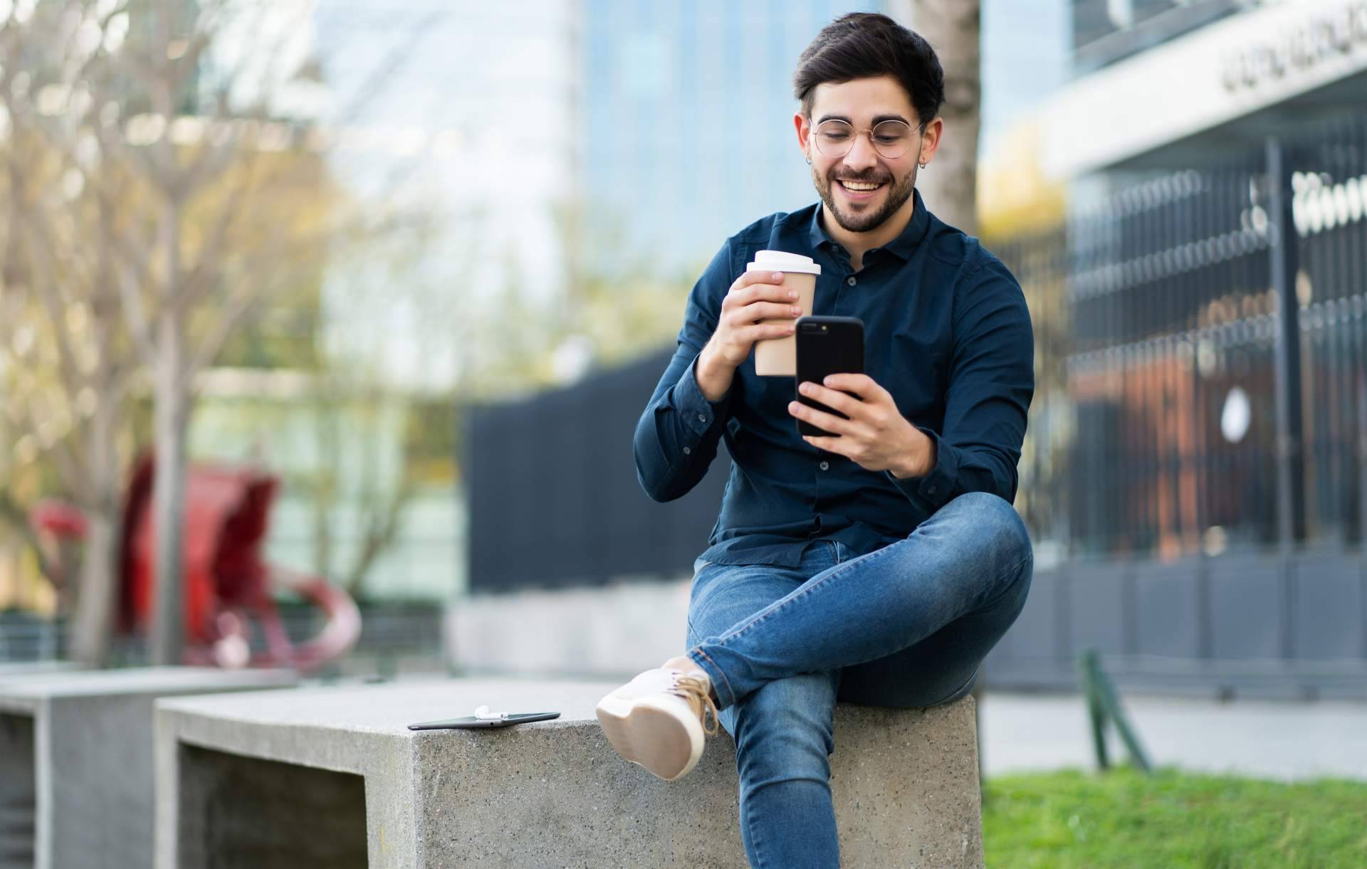 Ommnio, la alternativa a WhatsApp para eliminar conversaciones de trabajo de los móviles de los empleados