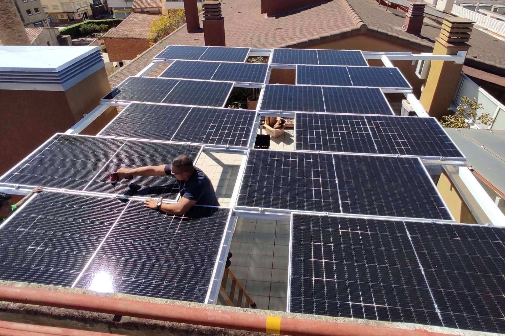Instalar placas solares con la ayuda de subvenciones, con Kirasolar