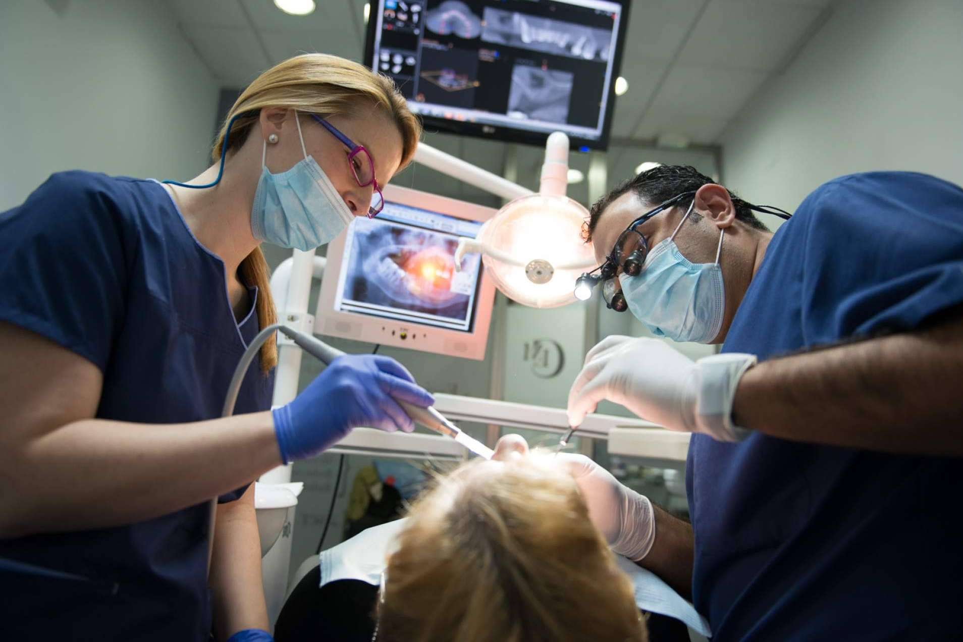 Todos los servicios de la clínica dental en Sevilla Dental Implantologie