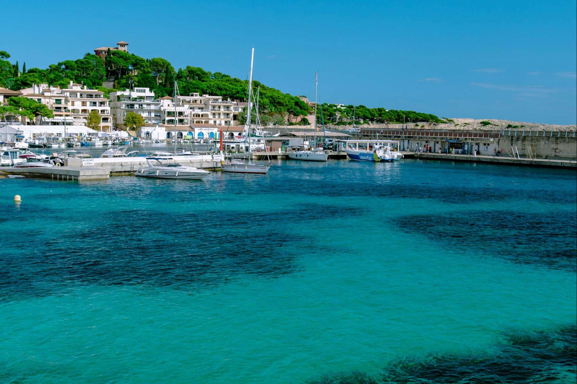 Todo lo que ofrece Cala Ratjada, un paraíso de sol, mar y diversión en Mallorca