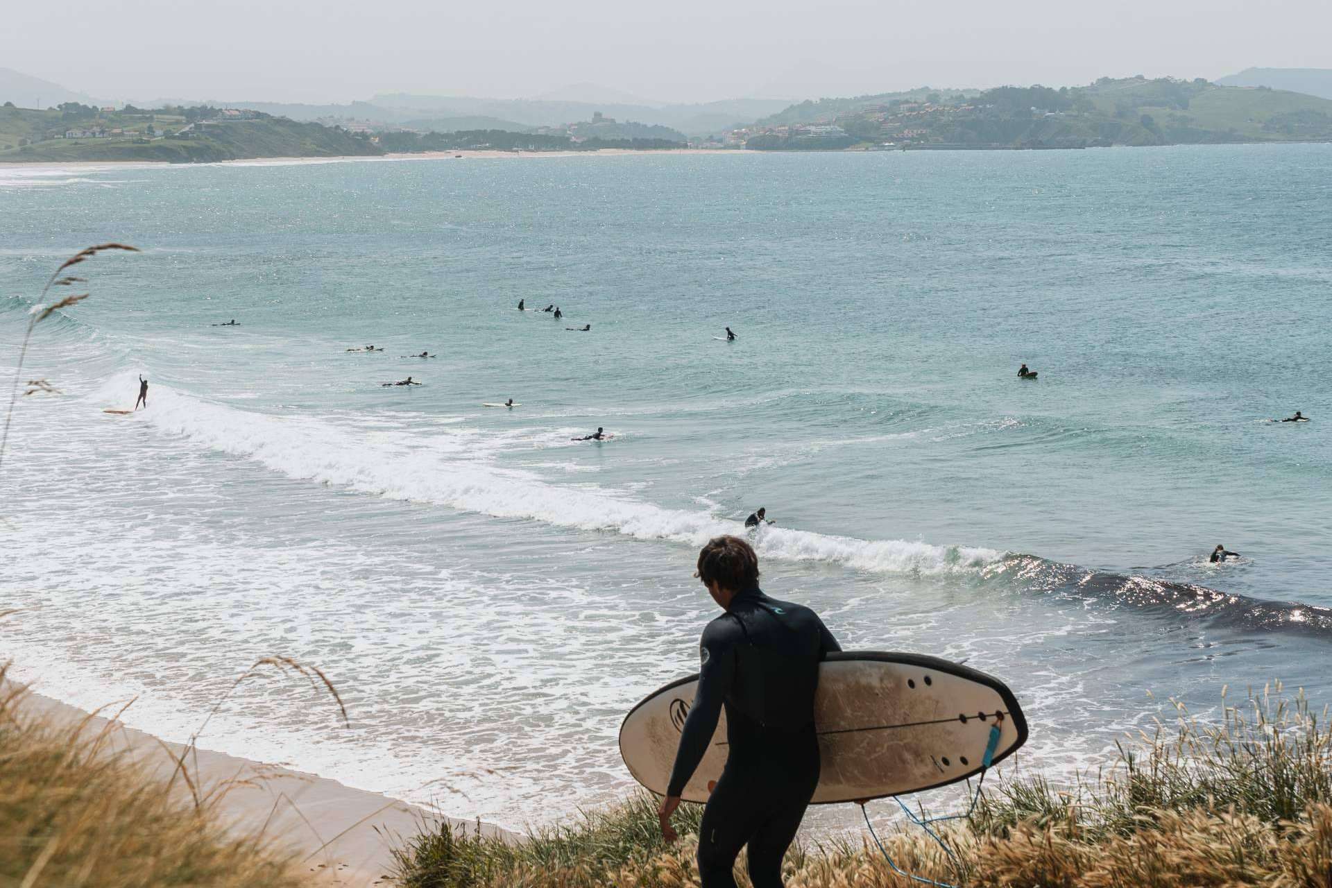 Flysurf Boards recomienda las 5 mejores playas de España para aprender a surfear