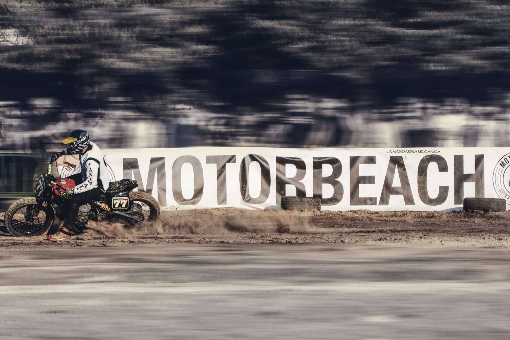 El circuito Flat Track de Motorbeach permite vivir una experiencia llena de adrenalina