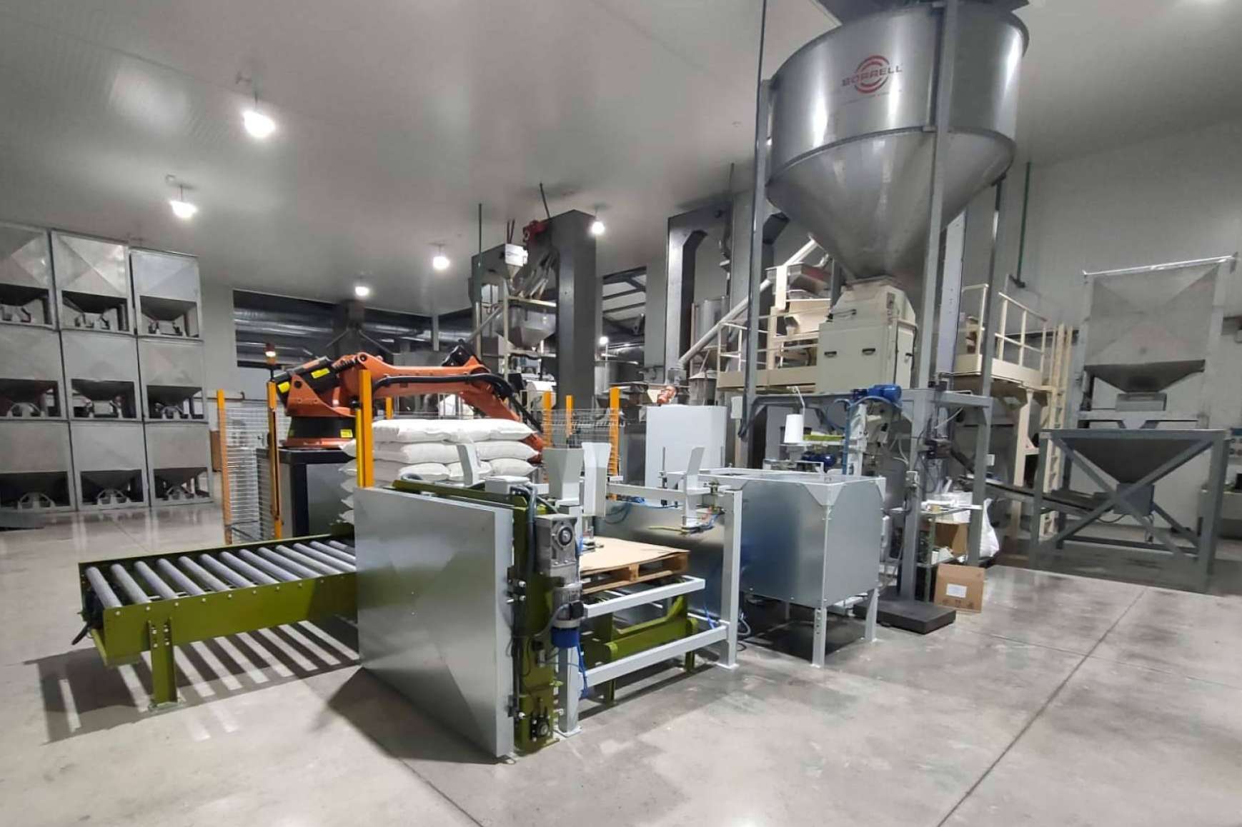 El paletizado automático aporta eficiencia y seguridad en la gestión industrial