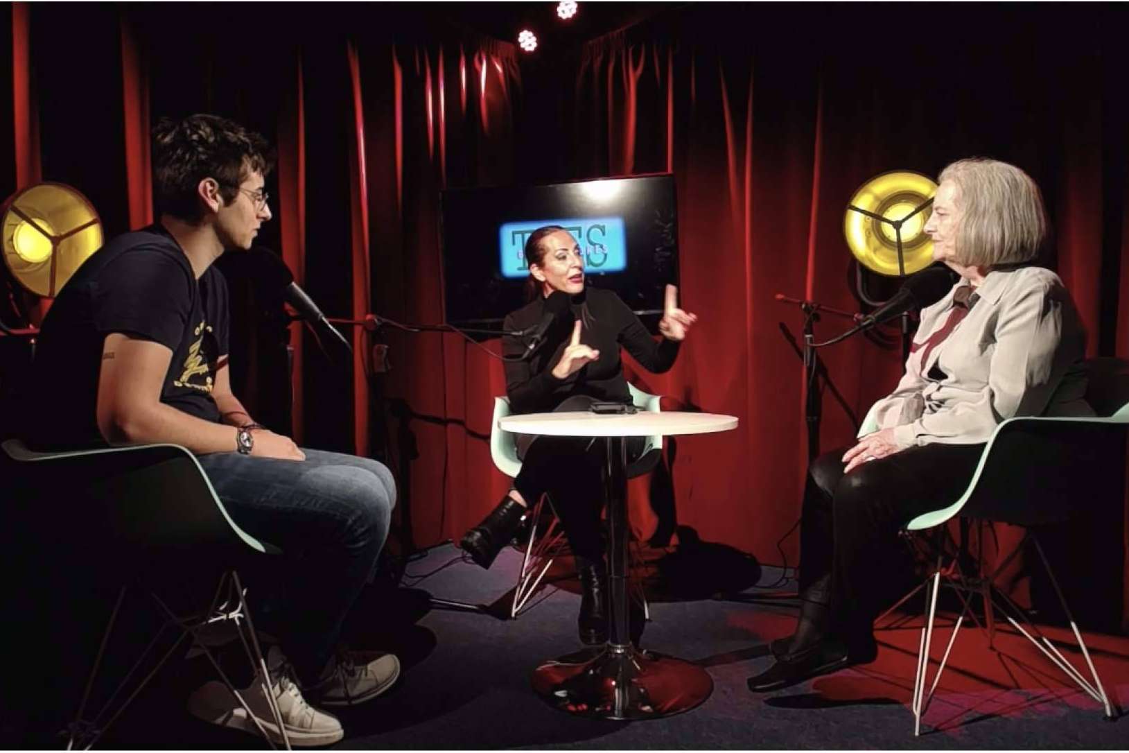 Canal 4 Televisió amplía su parrilla con el podcast '3 Generaciones'