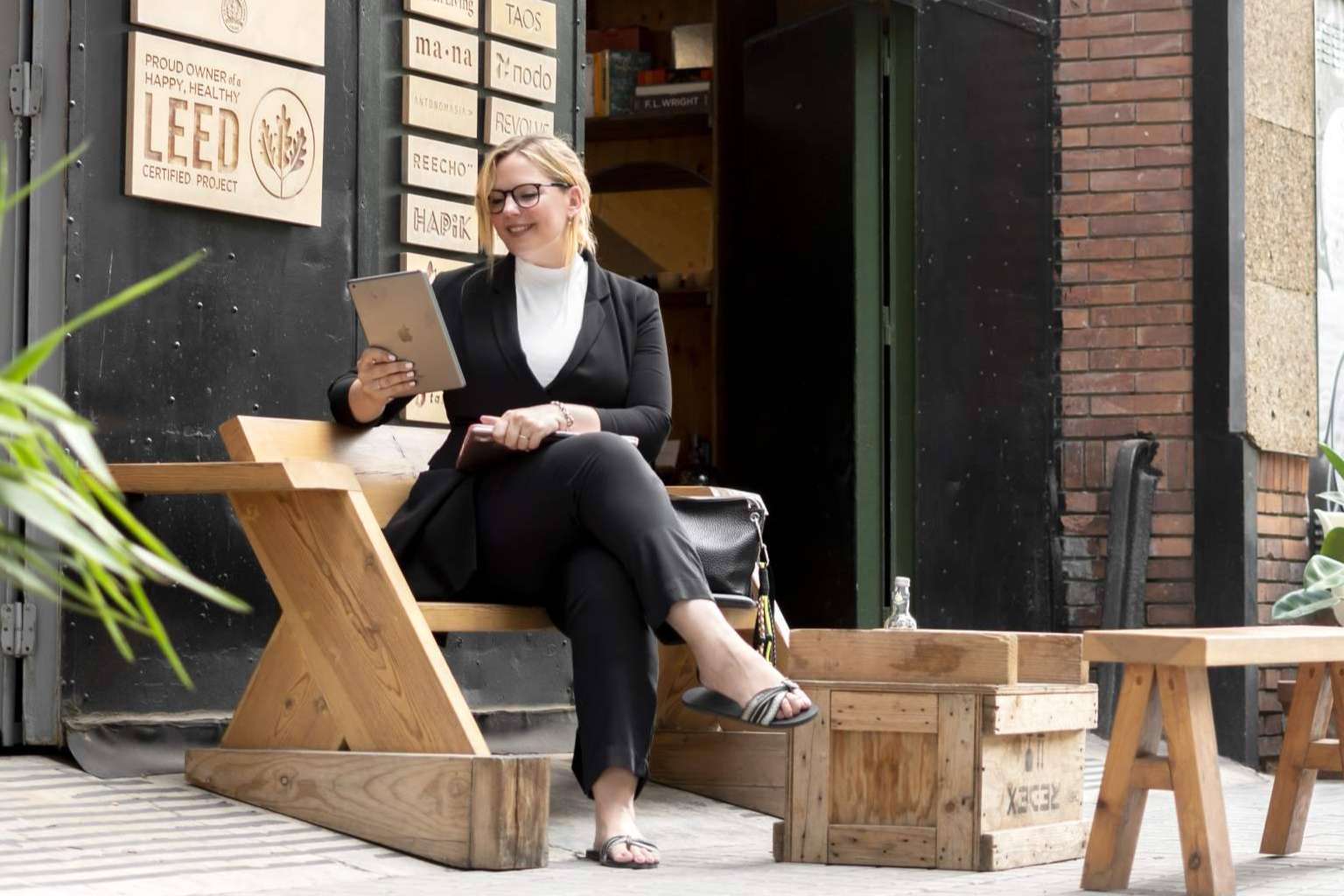 Júlia Parés, especialista de marketing digital, proporciona asesoramiento para empresas que quieran mejorar su imagen y vender más en internet