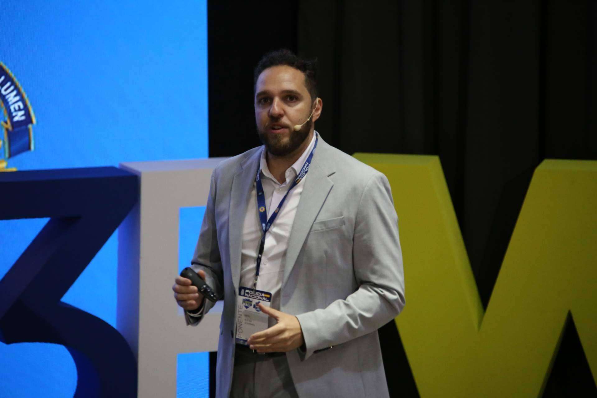 En C1b3rwall 2023, Mikel Rufián, experto mundial en ciberinteligencia contra la desinformación, es ponente destacado