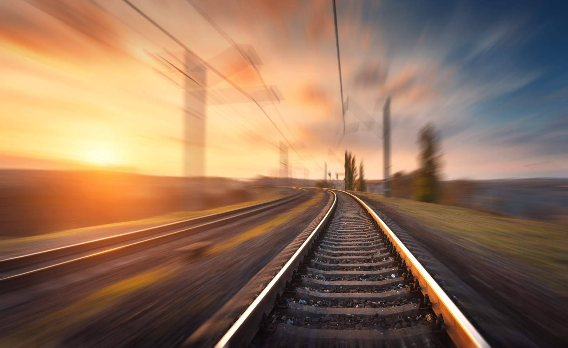 Mantas antivibración para proteger los entornos cercanos a las vías del tren, de la mano de Verdú