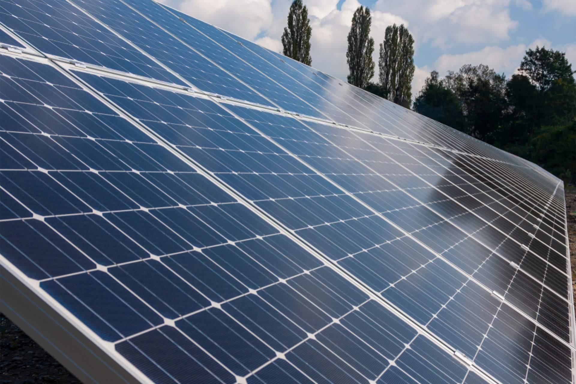 Inver Finex ofrece la opción de alquilar placas solares fotovoltaicas