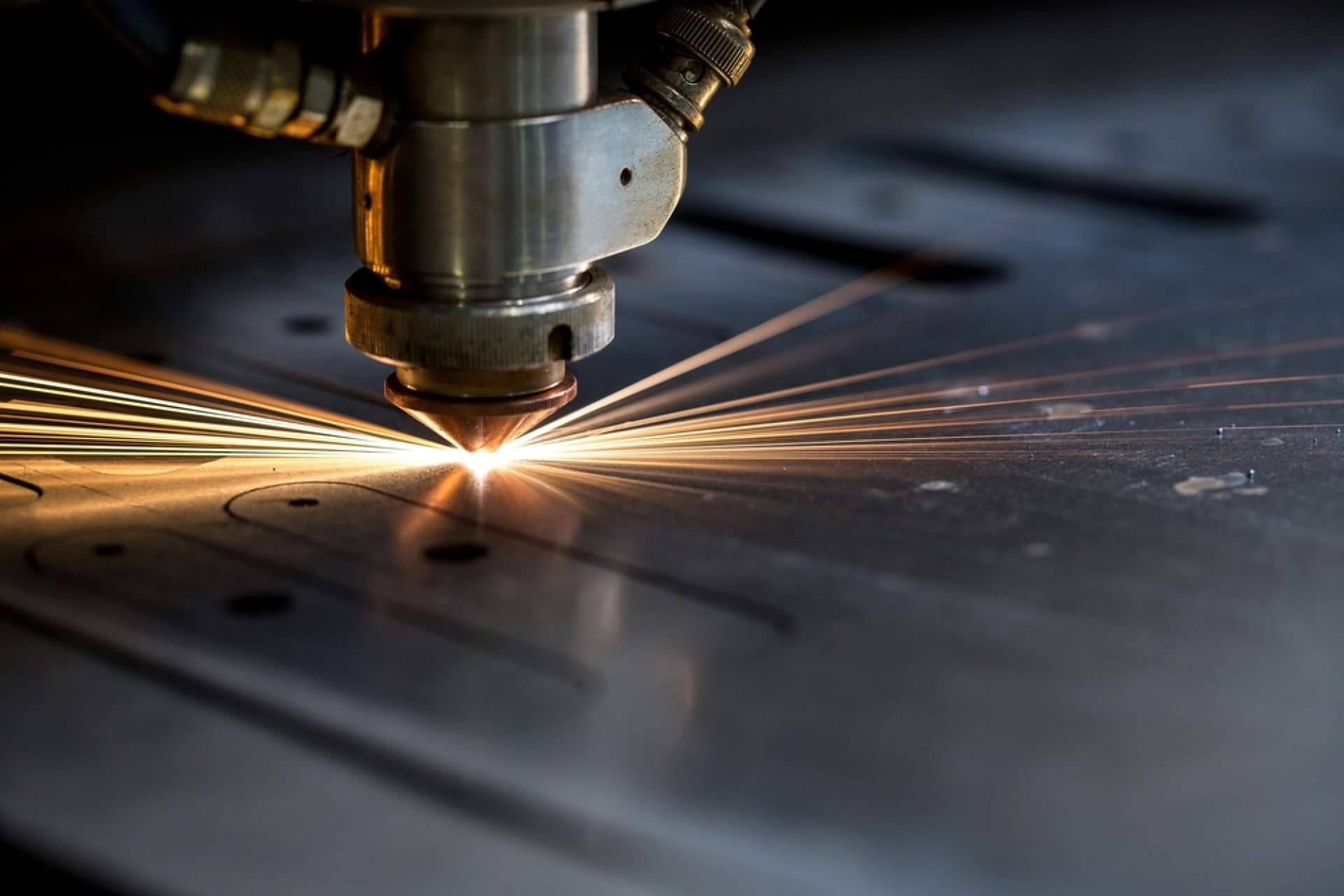 Automatizar los procesos industriales de corte con láser con OPTILASER, nuevo sistema de producción local mediante fabricación aditiva