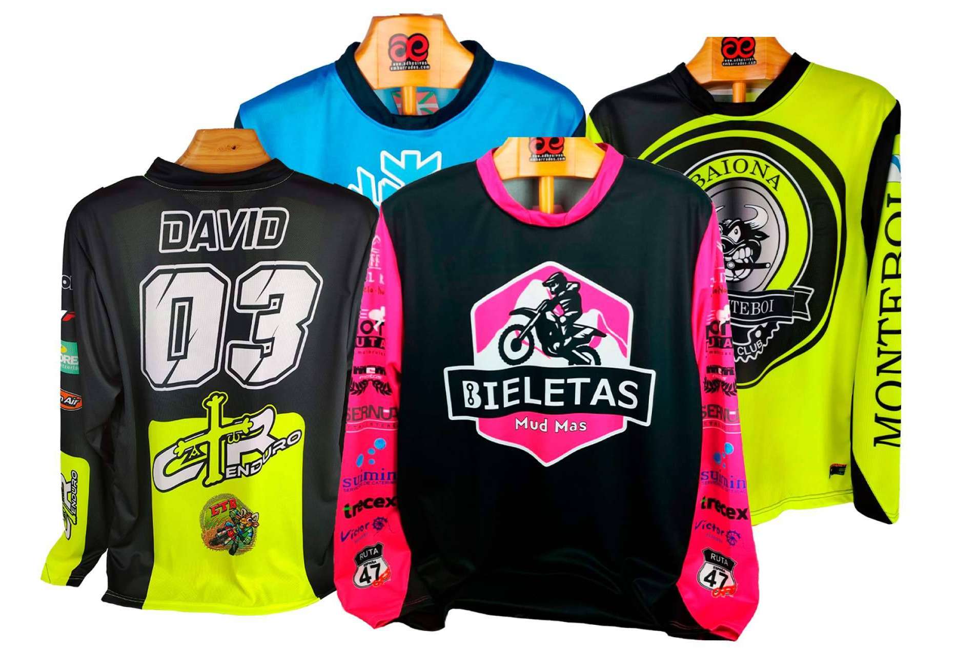 Comodidad y estilo sobre dos ruedas con las camisetas de motocross personalizadas de ADHESIVOSEMBARRADOS