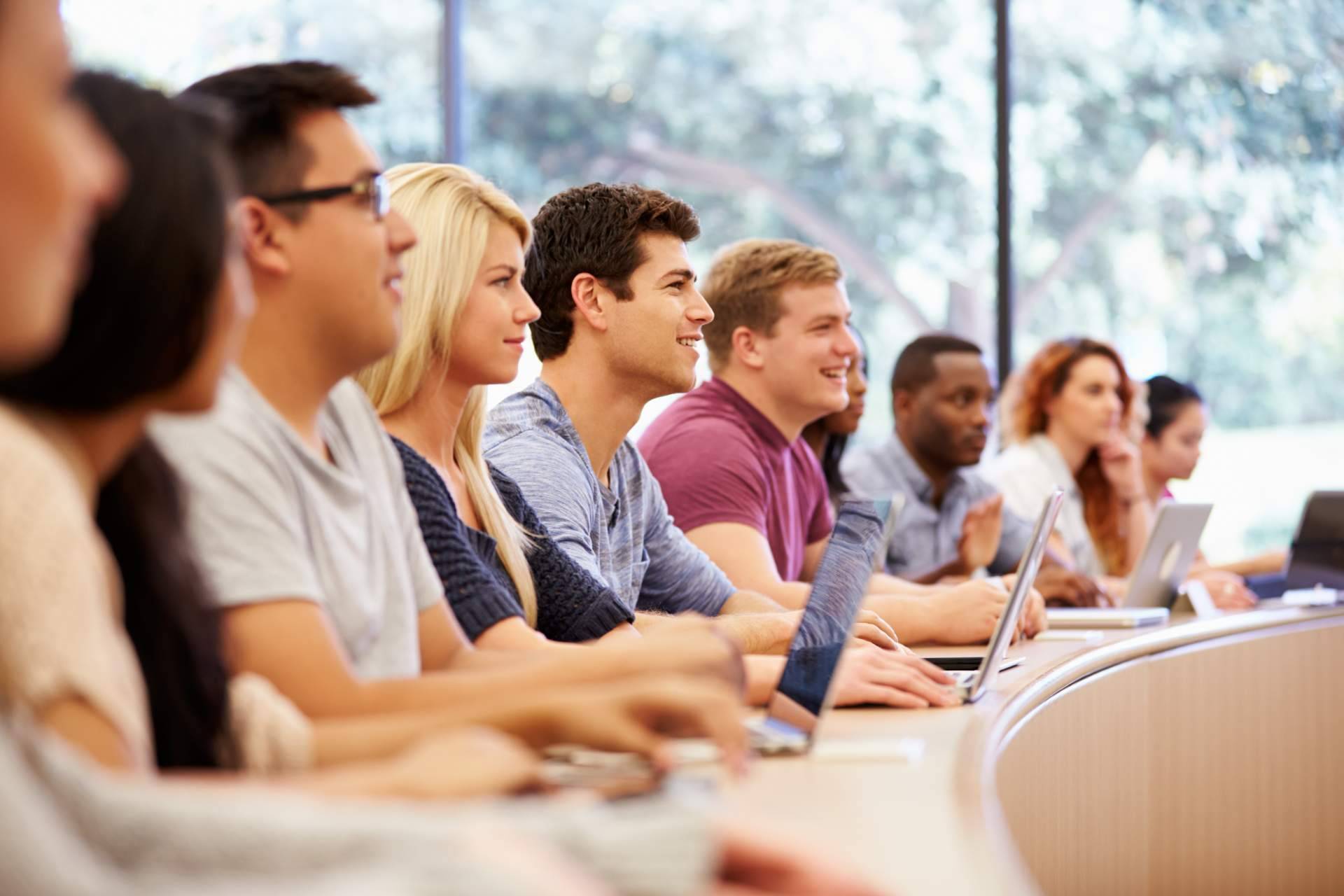 Convertirse en un profesional de la comunicación con el Máster de Relaciones Públicas de Constanza Business & Protocol School