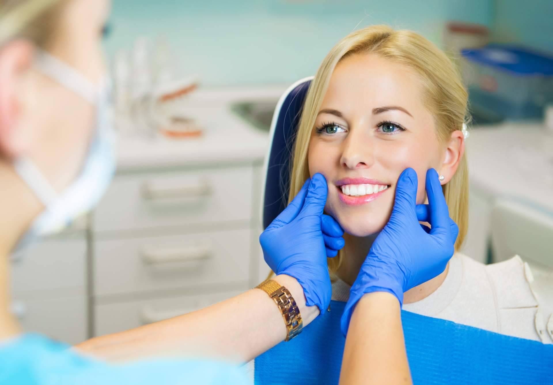 ¿Dónde encontrar especialistas en estética dental Barcelona? Carlos Saiz Smile
