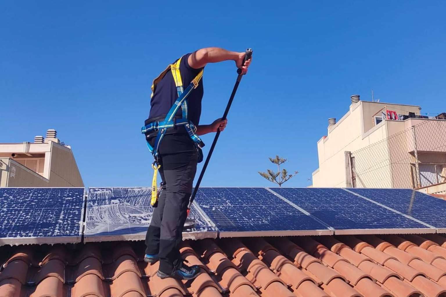 Mantenimiento en las instalaciones fotovoltaicas con Kira Solar
