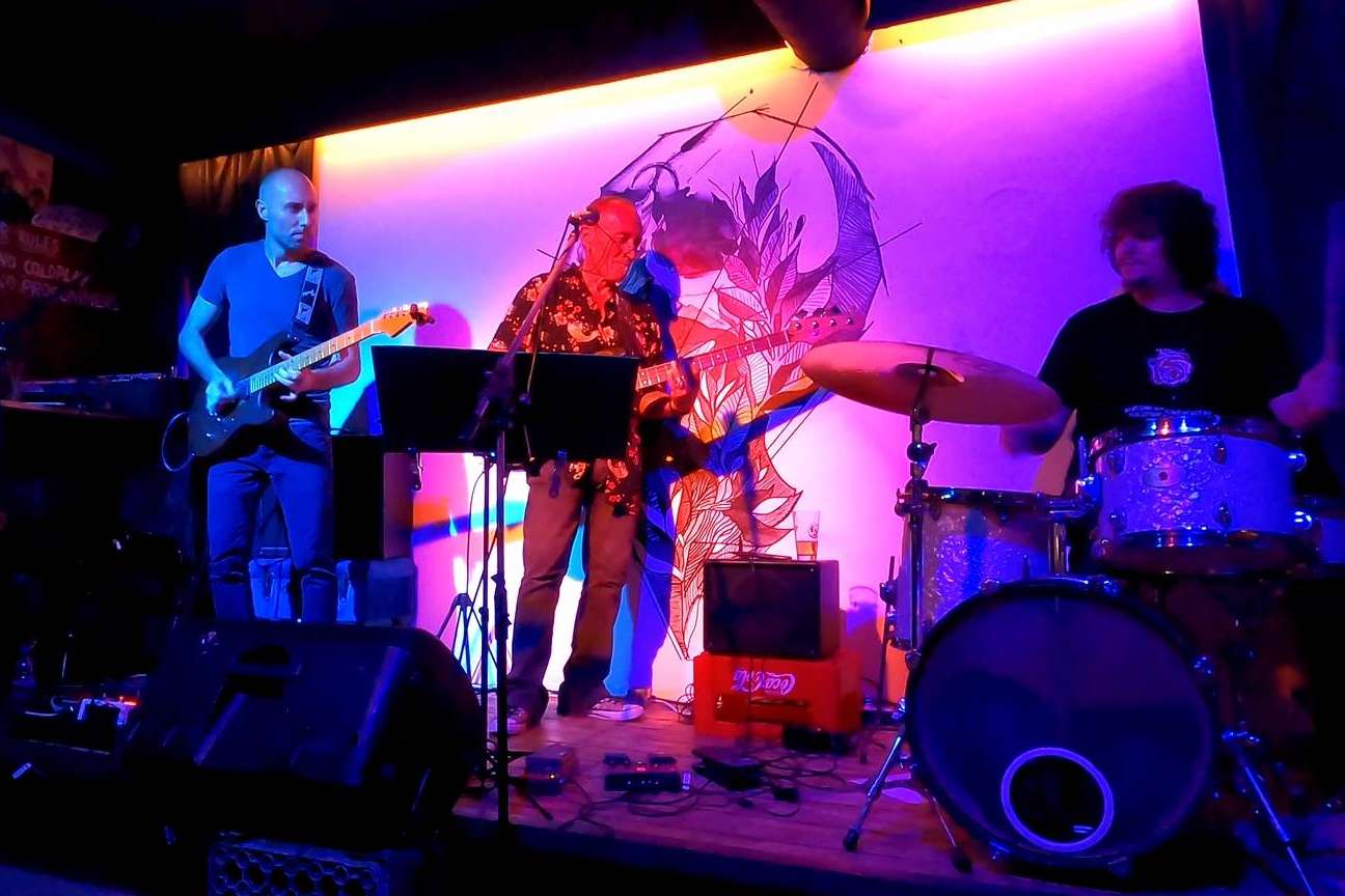 El rock experimental de la banda EXP3 con Eddie Lover, Maurizio Rotaris y Luis García Cerdeña