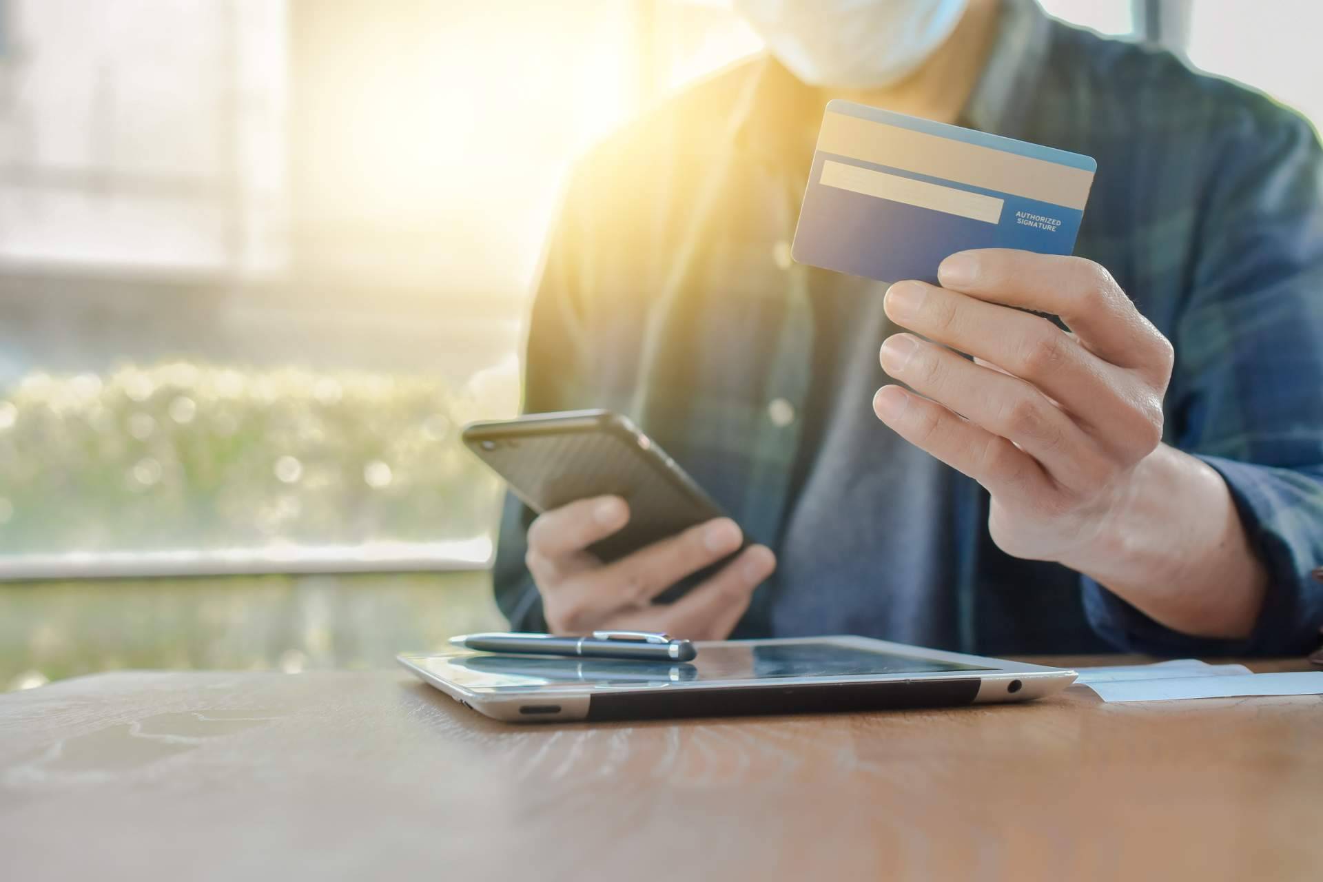 Ados Asesoría Alternativa y la banca digital