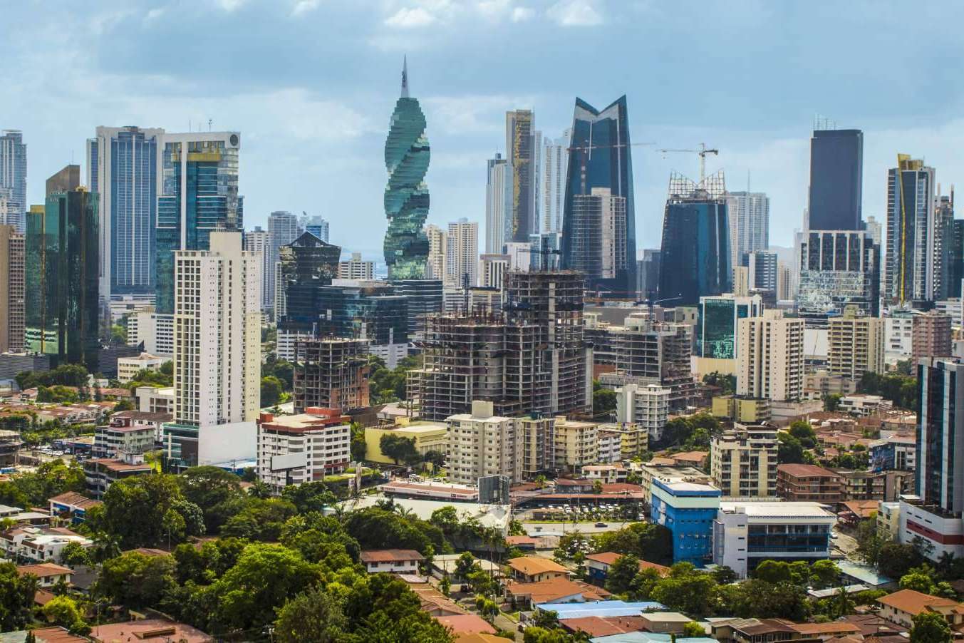 8 motivos por los que invertir en Panamá, por Grupo Los Pueblos
