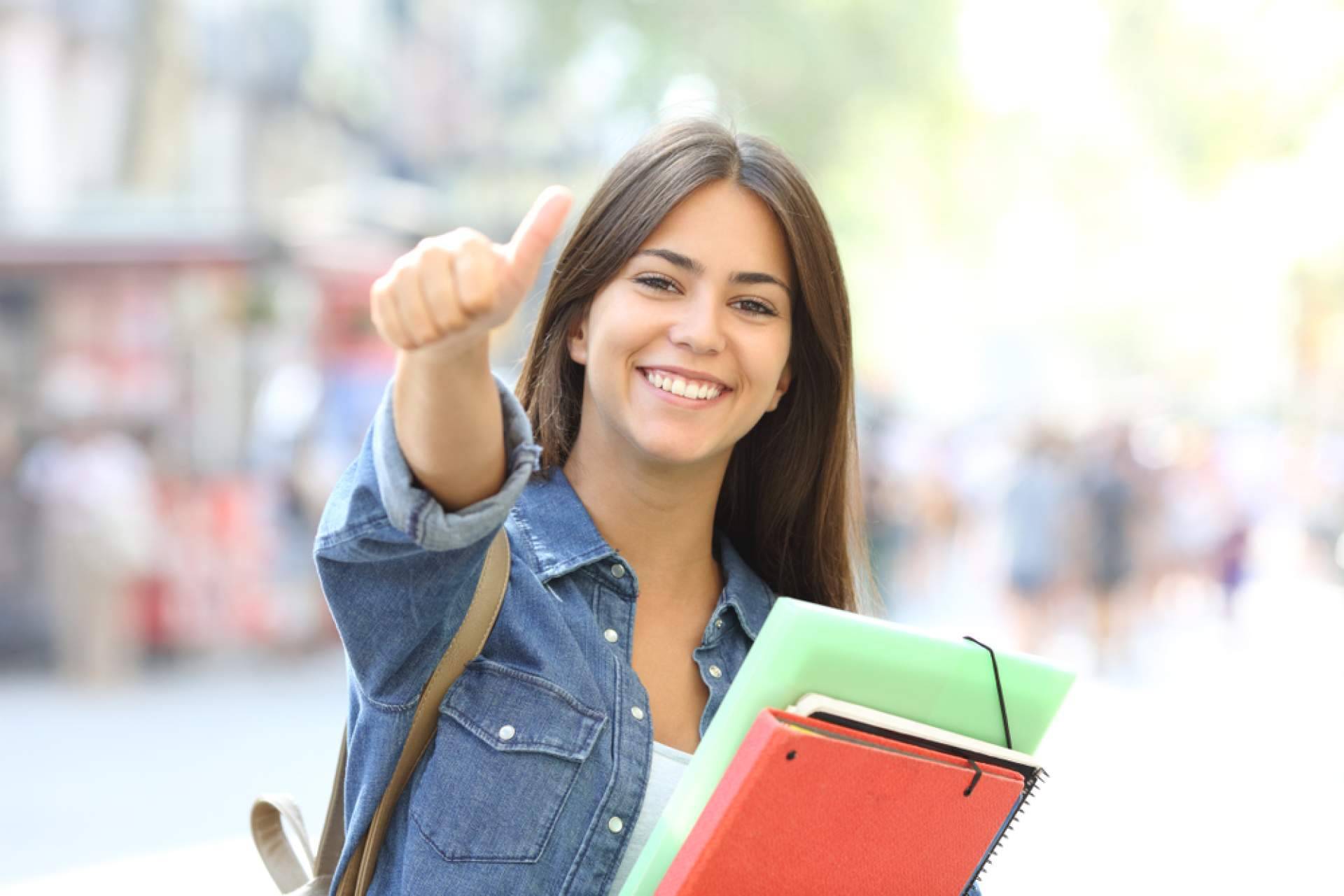 Comprar material escolar durante la vuelta de las vacaciones con Jet Computer
