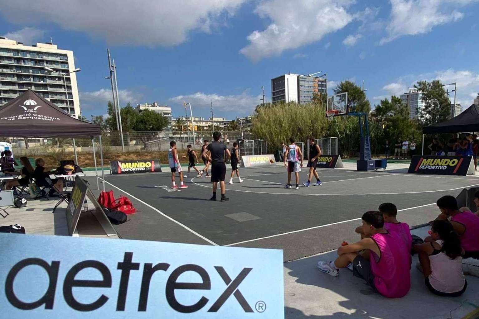 Aetrex lanza servicio de escaneo 3D de pies y plantillas personalizadas para potenciar el rendimiento y prevenir lesiones en el baloncesto en colaboración con BQSALUT de la Federación Catalana de Basket