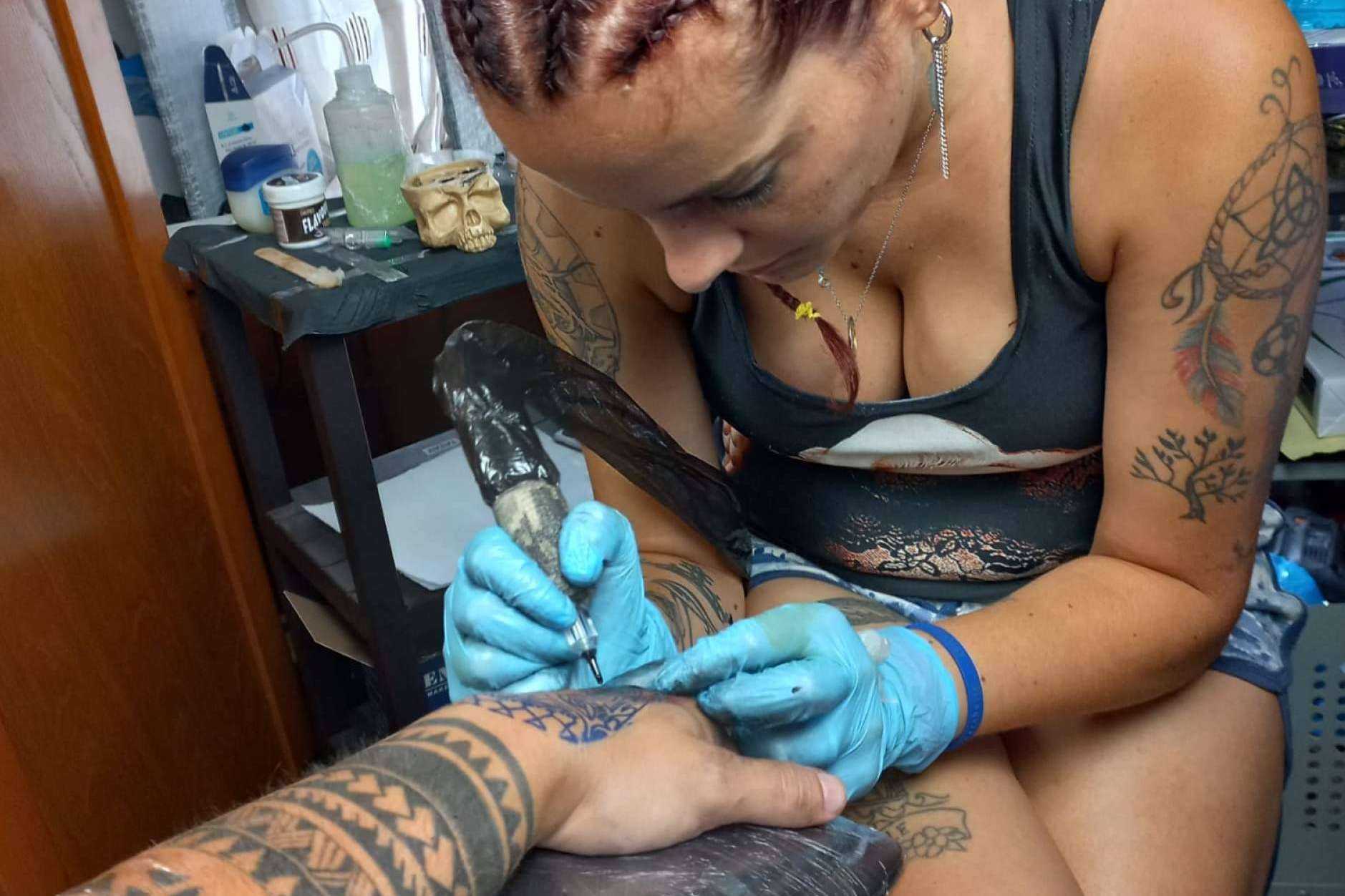 ¿Cómo pasa Luisi Coimbra del arte actoral al tatuaje?
