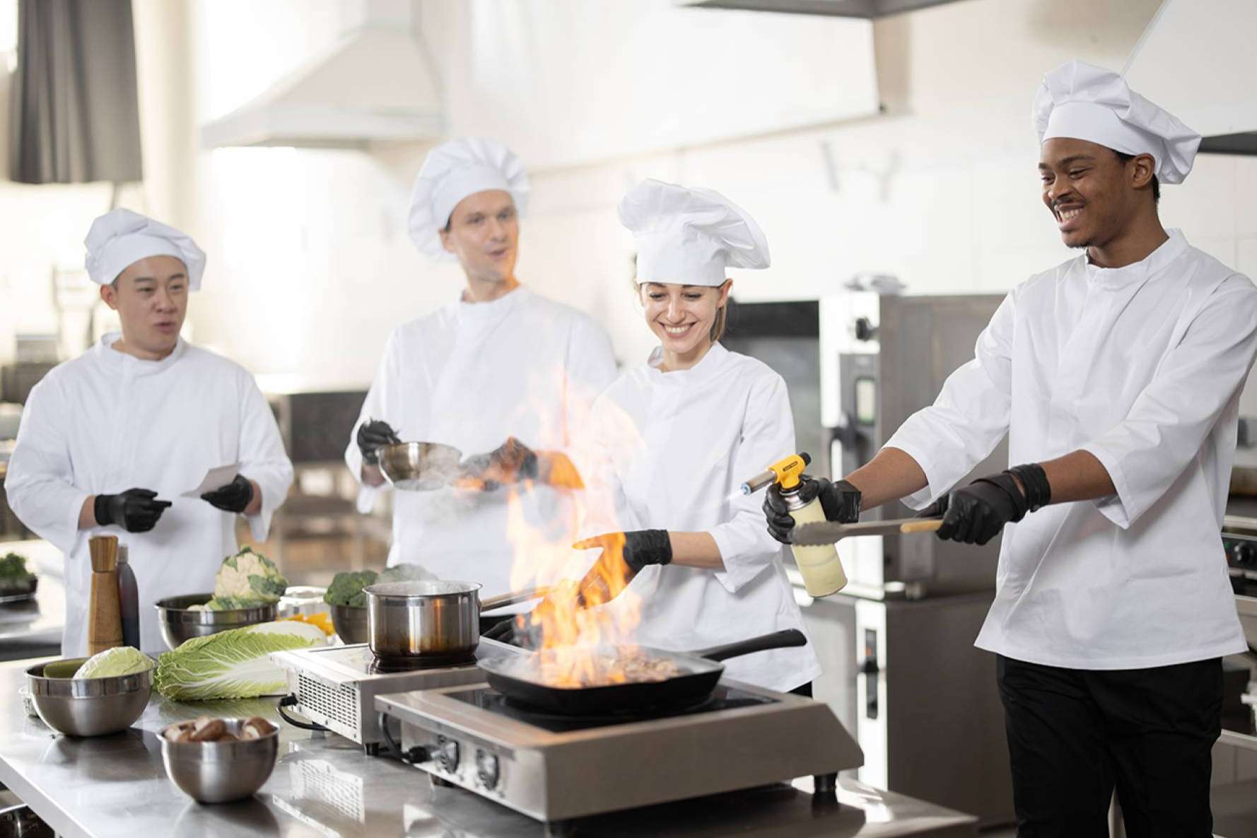 'GASTRONOMÍA de la A a la Z', la obra definitiva para cocineros, estudiantes y aficionados a la cocina