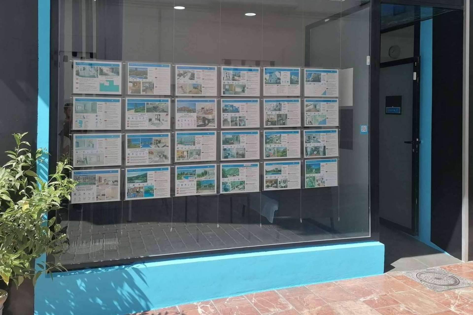 Purisol Properties y sus servicios inmobiliarios para la compra de viviendas en Estepona